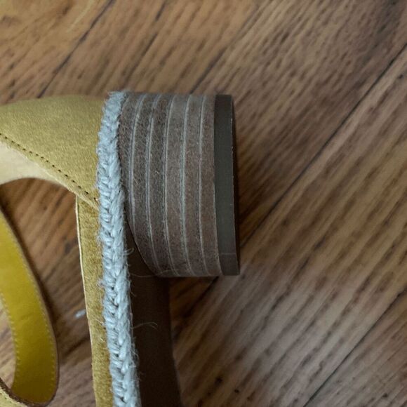 Torrid Round Chunky Heel Strappy Yellow Suede Sandal Ankle Strap 10 Wide - Picture 3 of 5